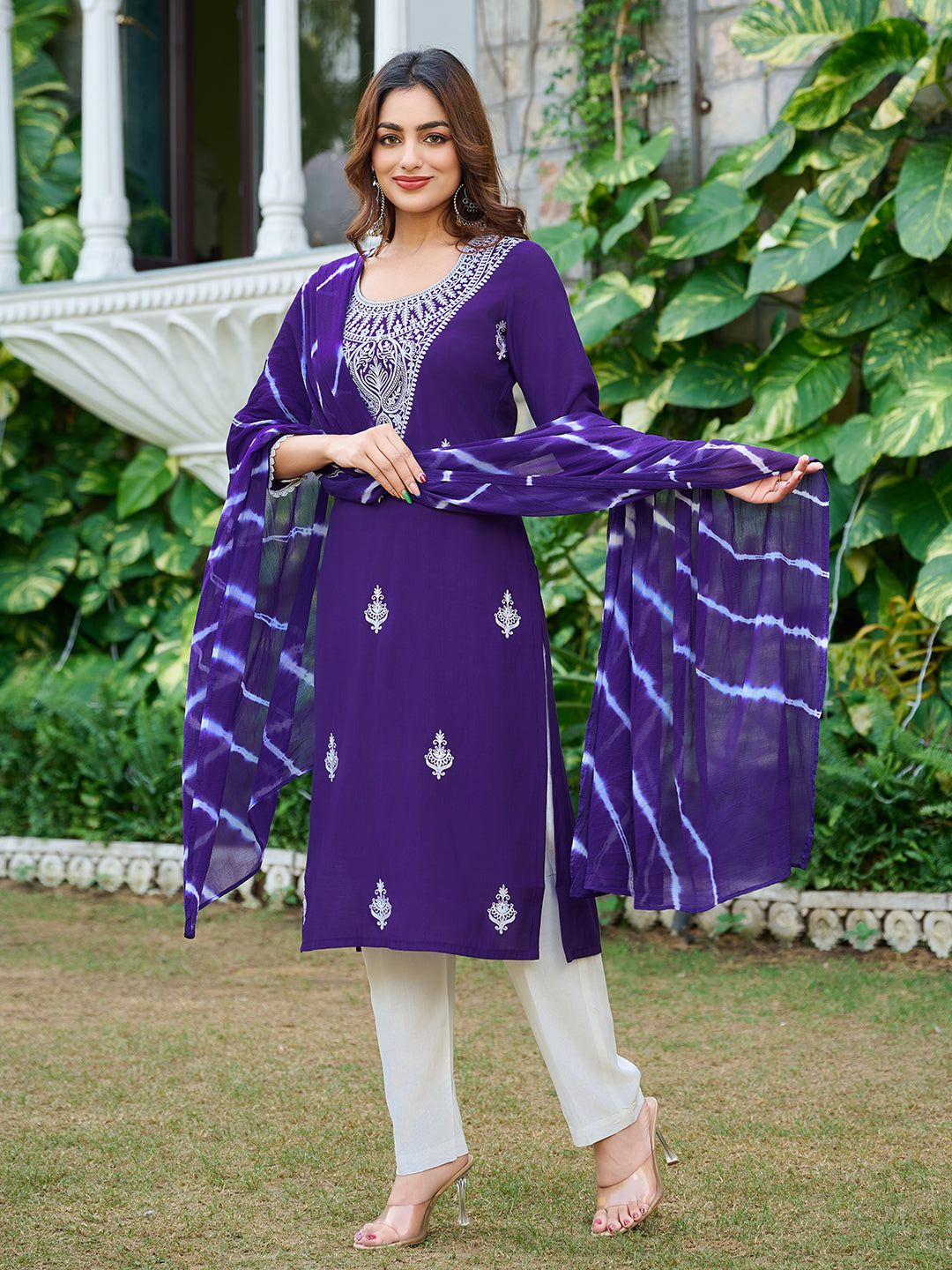 Vibe Vision Purple Silk Blend Embroidered Festive Women Kurta Sets