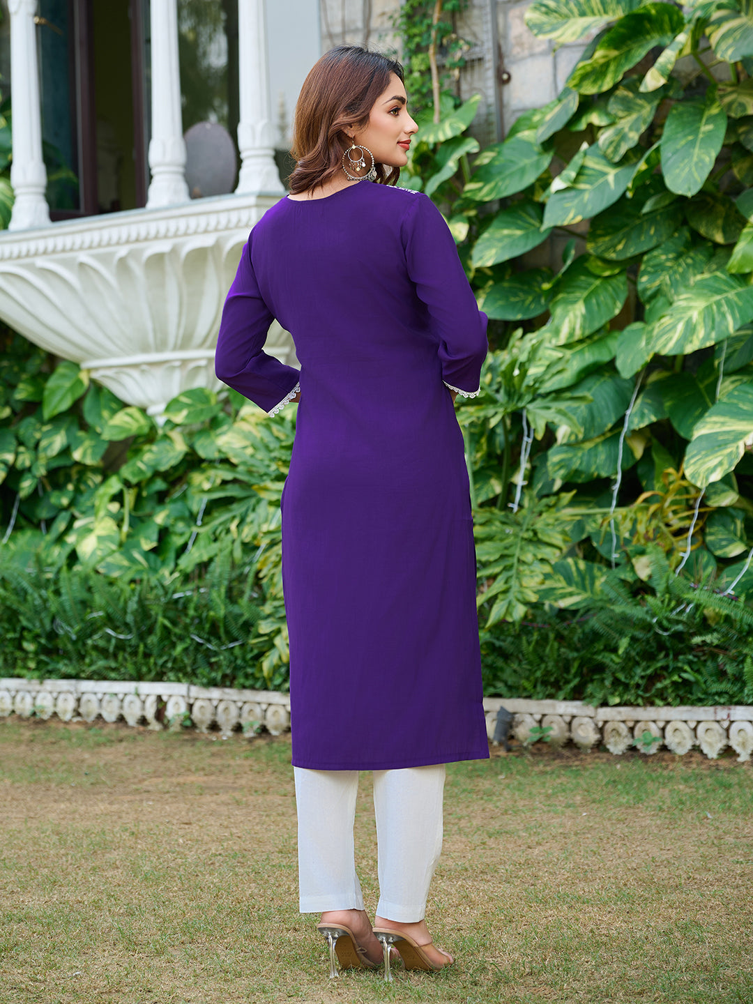 Vibe Vision Purple Silk Blend Embroidered Festive Women Kurta Sets